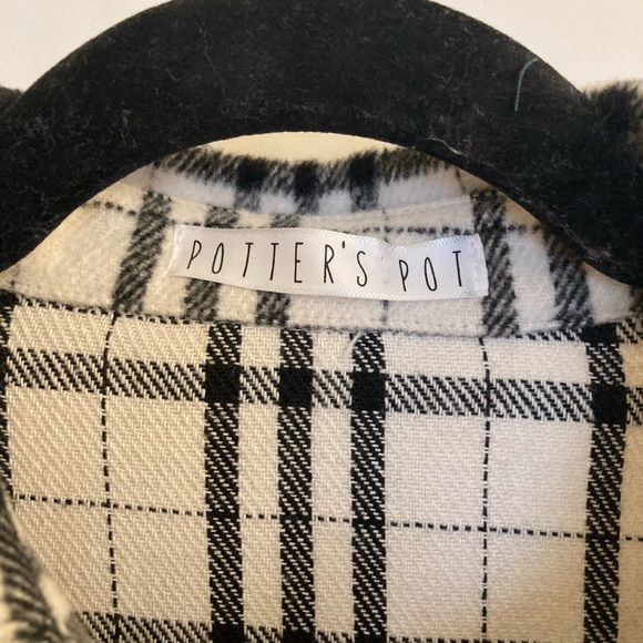 Potter’s Pot Plaid Oversized Shacket - Picture 6 of 10